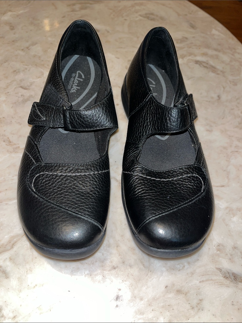 Clarks In-Motion Black Leather Mary Jane Flats with Strap and Comfort Heel